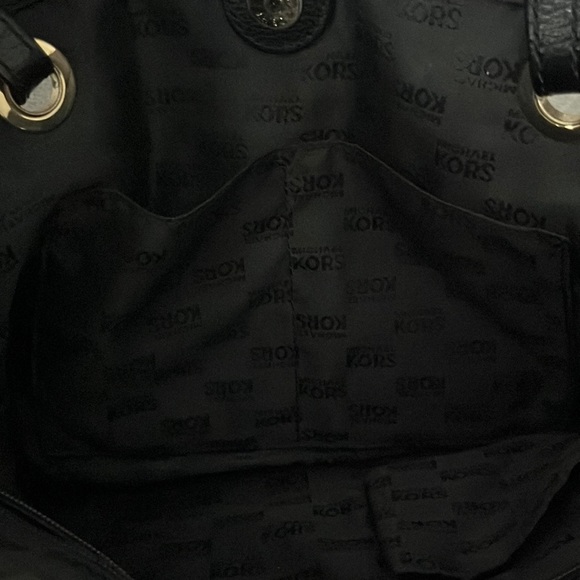 Michael Kors Logo Shoulder Bag - Picture 4 of 7